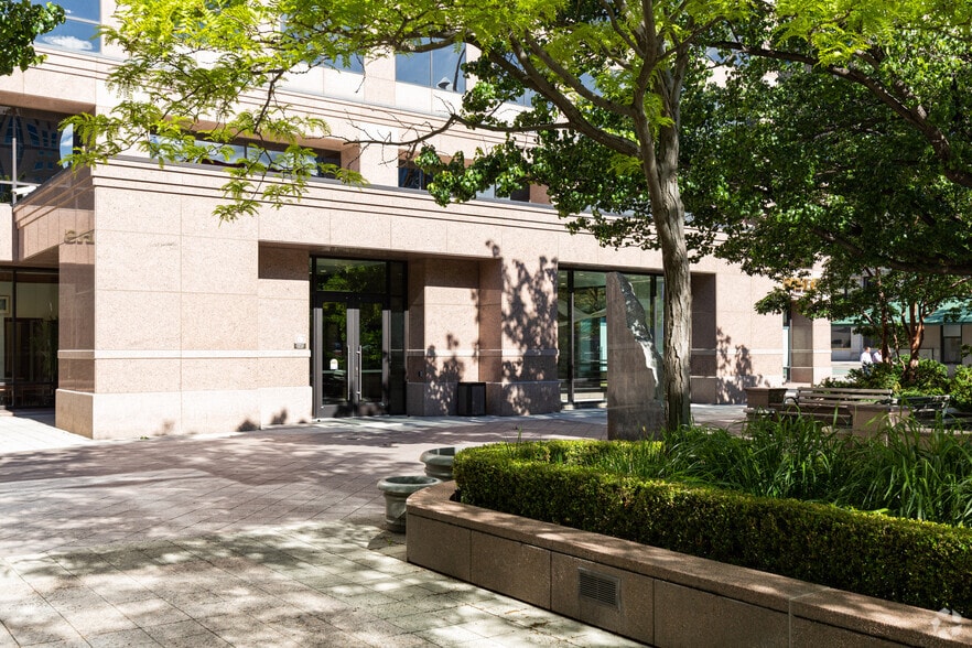 More Photos Of 201 S Main St, Salt Lake City Office For Lease