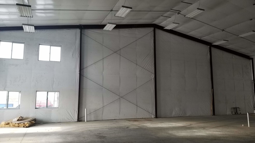 More Photos Of 6414 Wickum Rd, Williston Warehouse For Lease