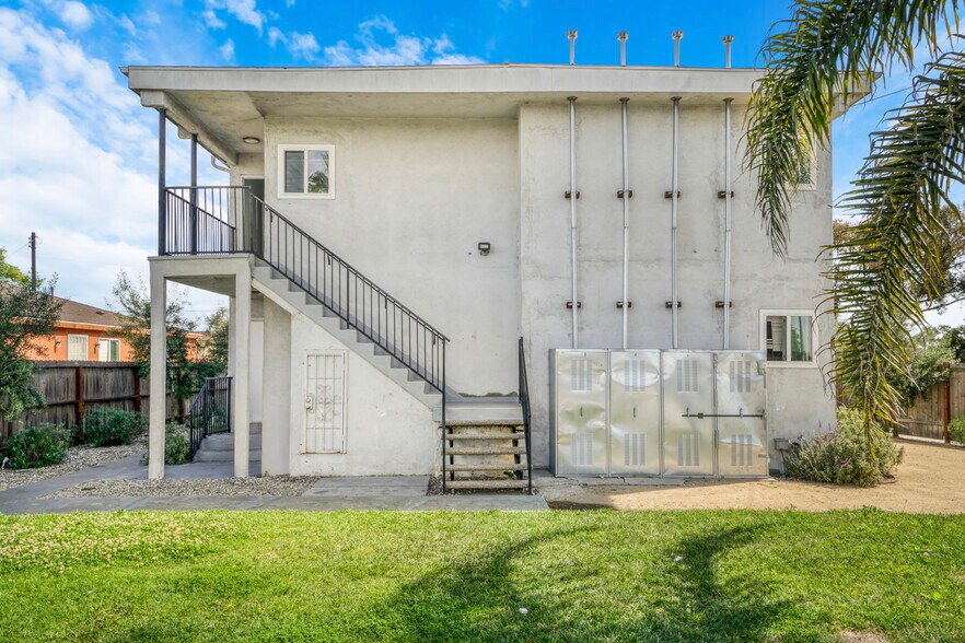 More Photos Of 11513 Berendo Ave, Los Angeles Multifamily For Sale