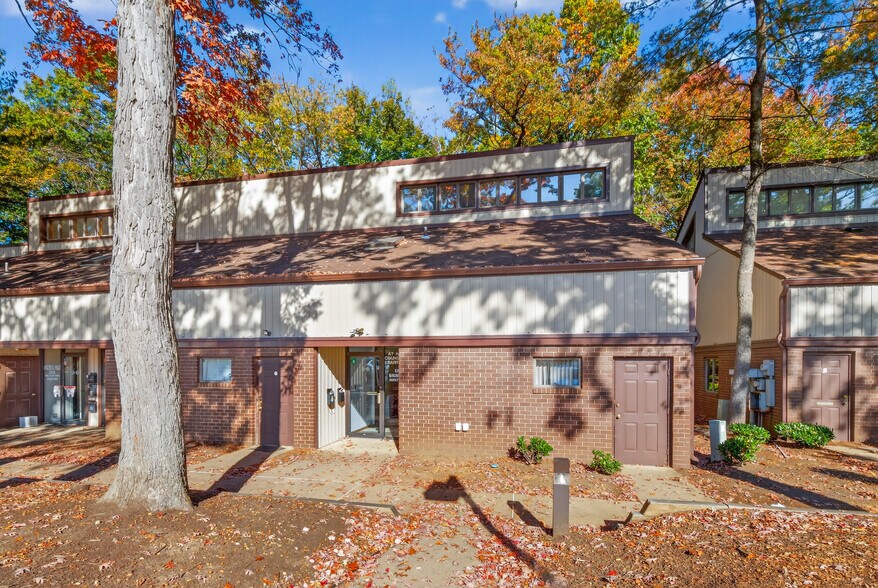 More Photos Of 5-10 Brunswick Woods Dr, East Brunswick Office For Sale