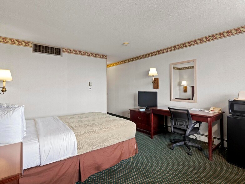 More Photos Of 1020 E US Highway 14-16, Gillette Hotel For Sale