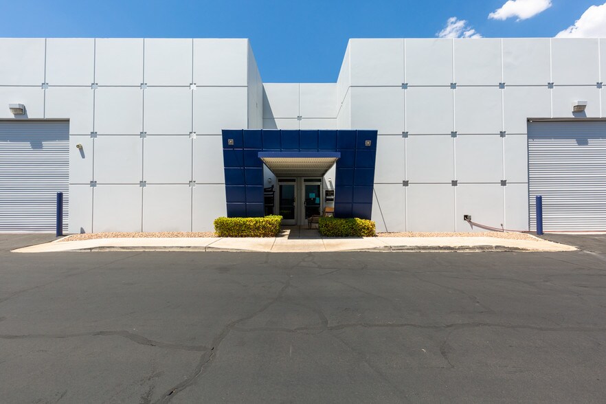 More Photos Of 3720 W Oquendo Rd, Las Vegas Warehouse For Lease