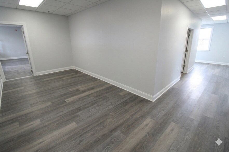 More Photos Of 300 Penhorn Ave, Secaucus Office For Lease