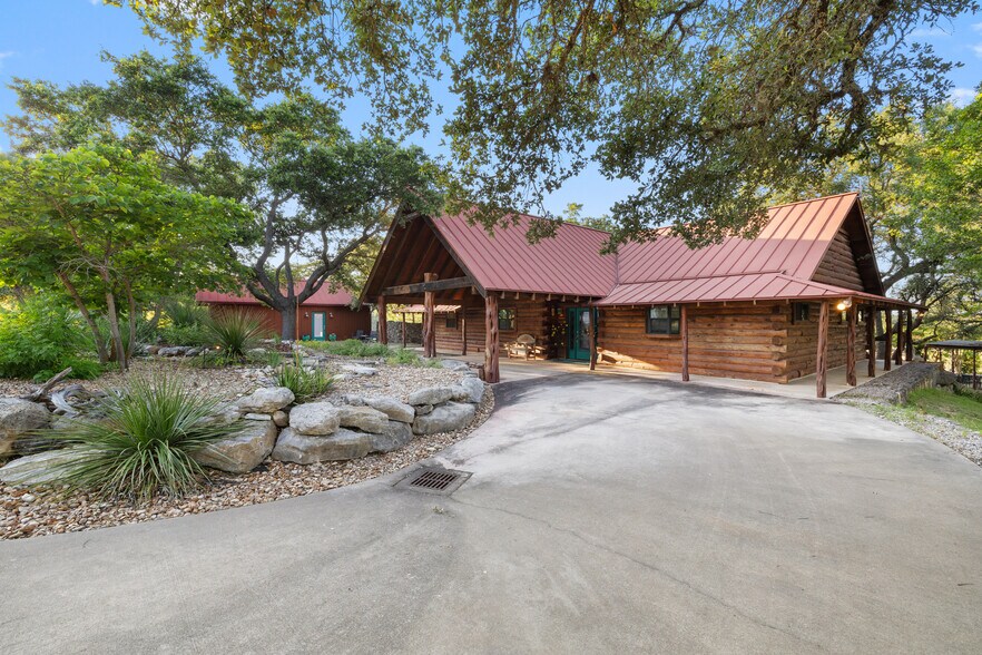 More Photos Of 101 Rolling Hills Rd, Blanco Specialty For Sale