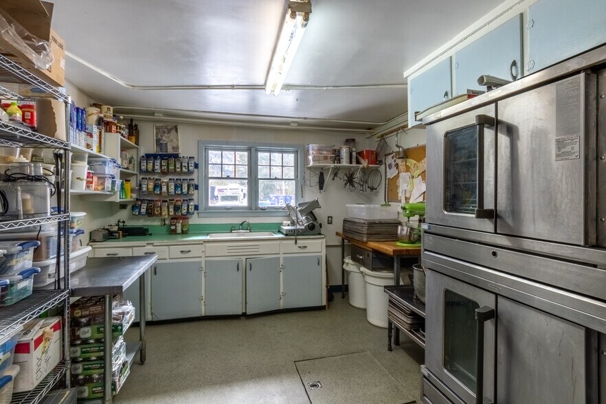 More Photos Of 600 Marina Dr, Grand Lake Restaurant For Sale