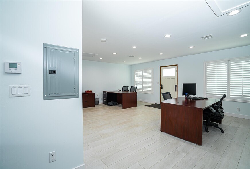 More Photos Of 1913 E 17th St, Santa Ana Office For Sale