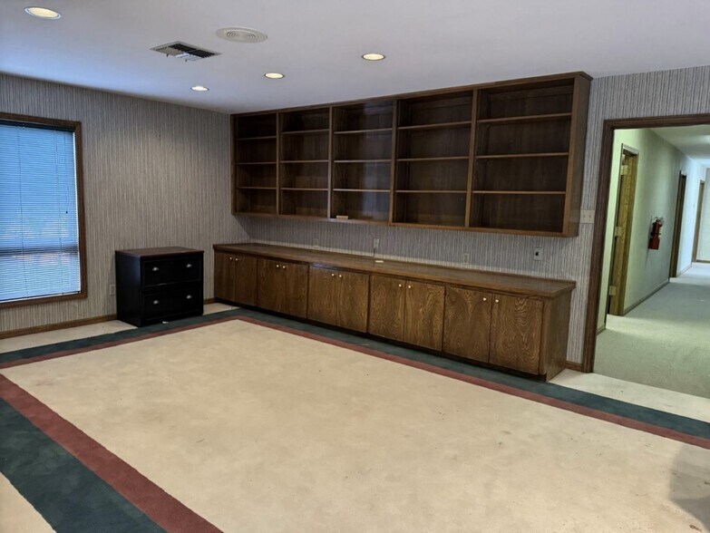 More Photos Of 2124 N 25th St, Waco Medical For Sale