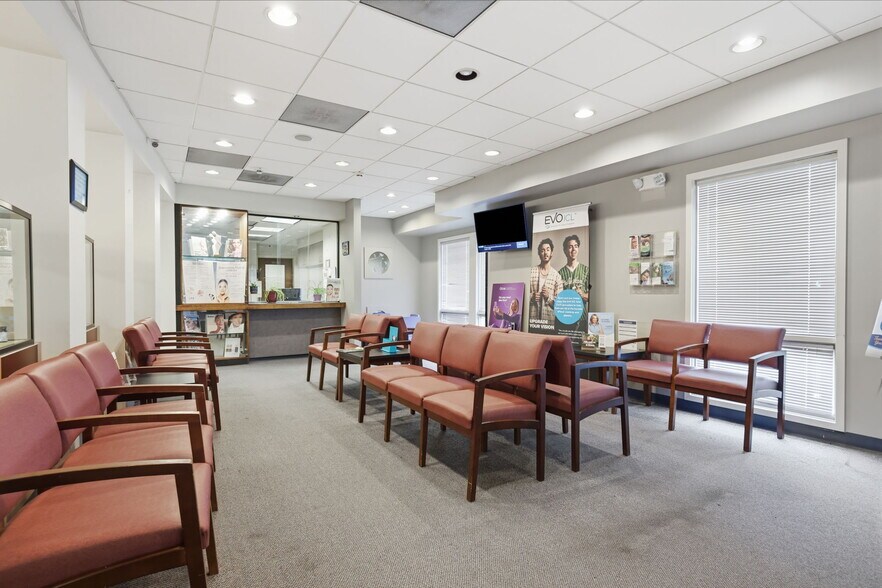 More Photos Of 1568 Woodbourne Rd, Levittown Office For Sale