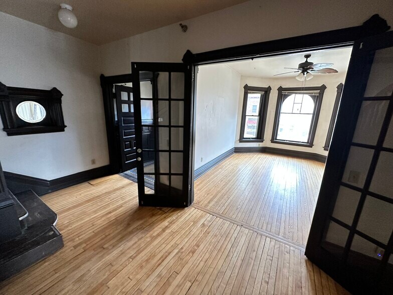 More Photos Of 212 W Gorham St, Madison Storefront Retail Residential For Sale