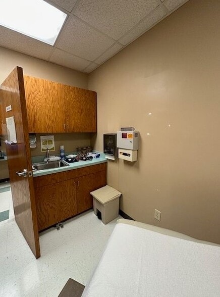 More Photos Of 5281 Cleveland Hwy, Clermont Office For Sale