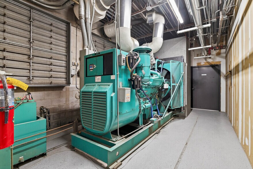 More Photos Of 601 2nd Ave S, Hopkins Office For Lease