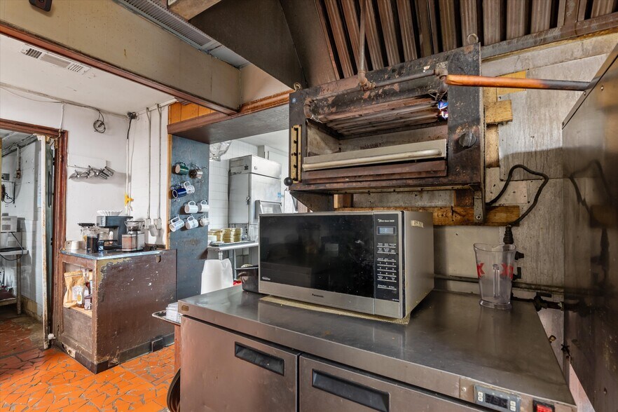 More Photos Of 3044 Deans Bridge Rd, Augusta Restaurant For Sale