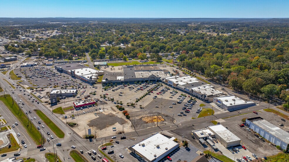 More Photos Of 1216 Cullman Shopping Ctr NW, Cullman Unknown For Lease