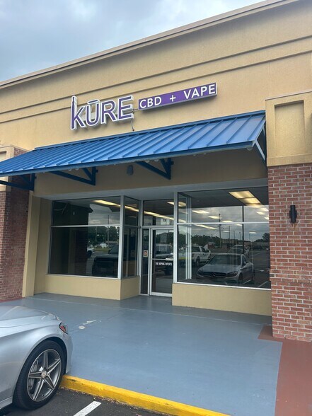More Photos Of 15 S Kerr Ave, Wilmington Freestanding For Lease