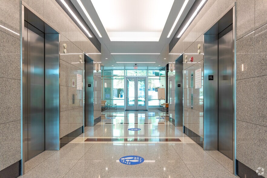 More Photos Of 2900 S Quincy St, Arlington Office For Lease