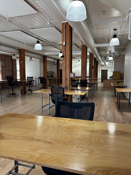 More Photos Of 170 S Lincoln St, Spokane Loft Creative Space For Lease