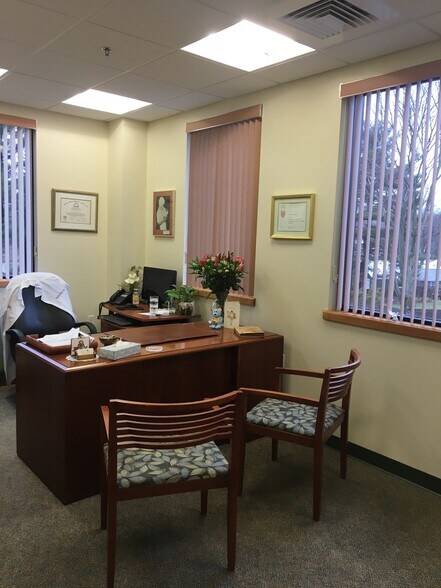 More Photos Of 200 Silver St, Agawam Medical For Lease