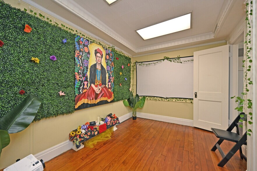 More Photos Of 2025 Dunlap St, Cincinnati Light Manufacturing For Sale