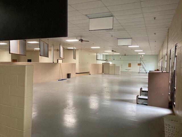 More Photos Of 110 Leffel Ln, Springfield Service For Lease