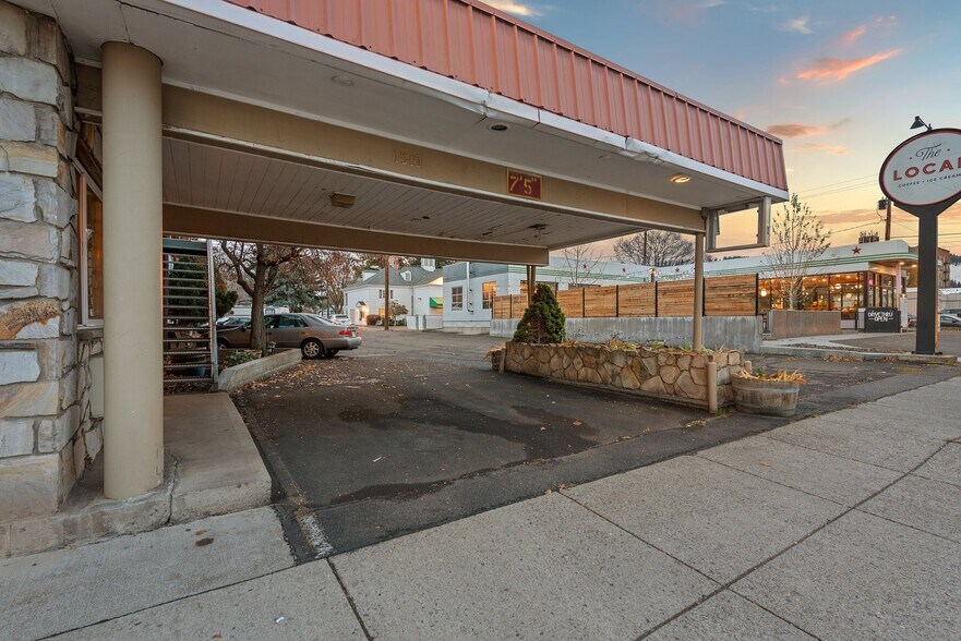 More Photos Of 1510 Adams Ave, La Grande Hotel For Sale