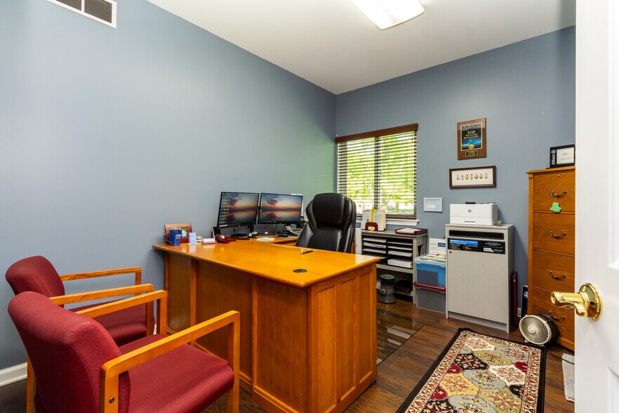 More Photos Of 208 W Highland Rd, Highland Medical For Sale