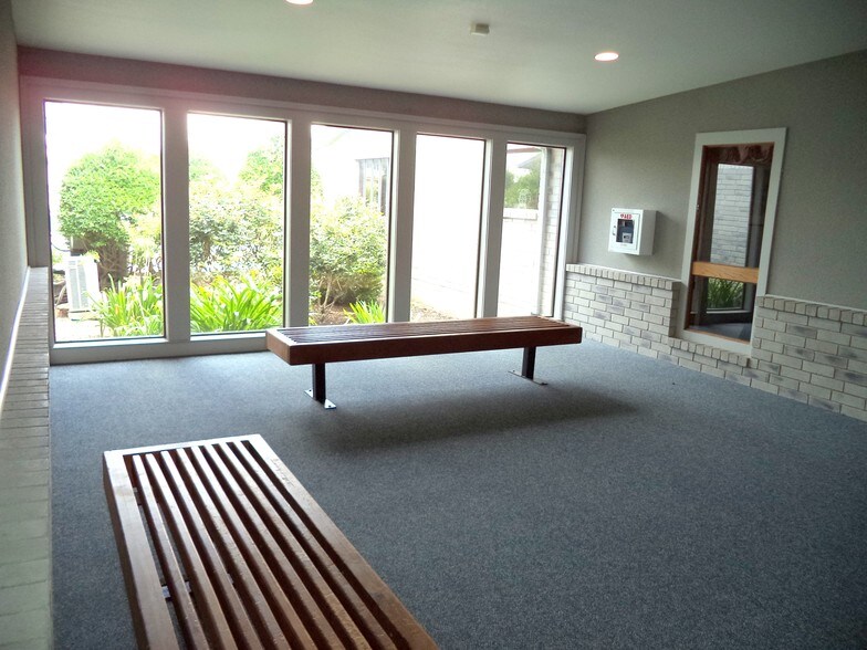 More Photos Of 515 N King St, Seguin Medical For Sale