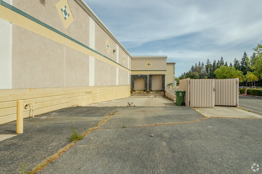 More Photos Of 875 E Bidwell St, Folsom General Retail For Sale