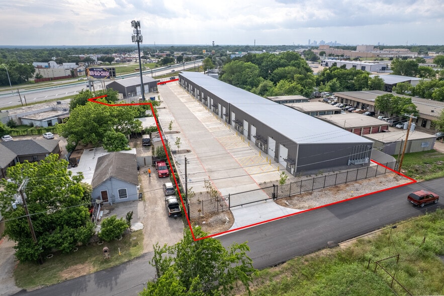 More Photos Of 8140 C F Hawn fwy, Dallas Light Distribution For Lease