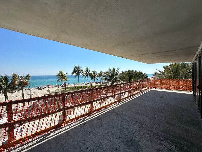 More Photos Of 1500 N Broadwalk, Hollywood Bar For Sale