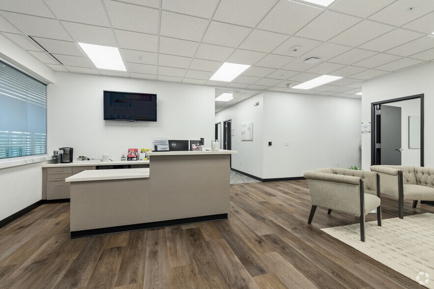 More Photos Of 3500 Packerland Dr, De Pere Office For Lease