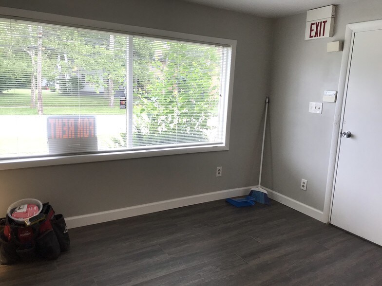 More Photos Of 485-487 Front St, Berea Office Residential For Sale