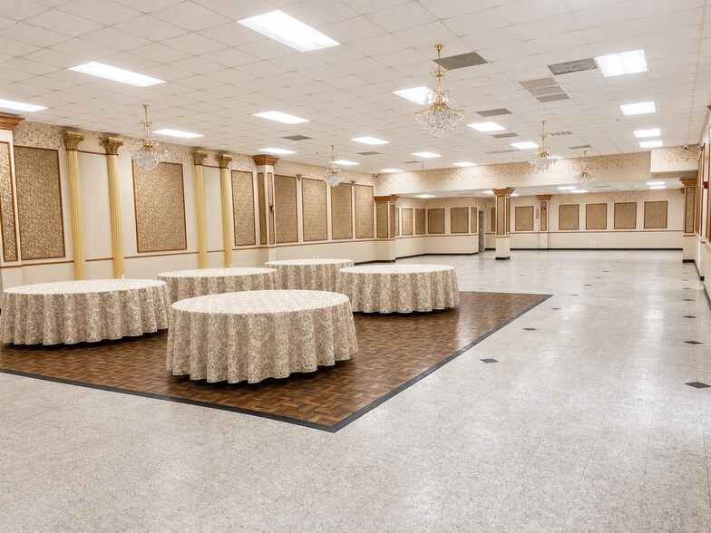 More Photos Of 5800 Airline Dr, Houston Flex For Lease