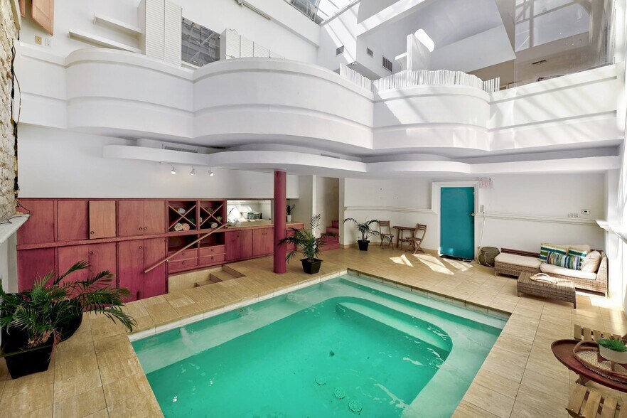 More Photos Of 410 E 6th St, Austin Loft Creative Space For Lease