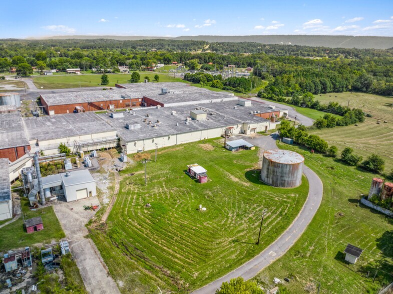 More Photos Of 715 E 2nd St, Stevenson Warehouse For Sale