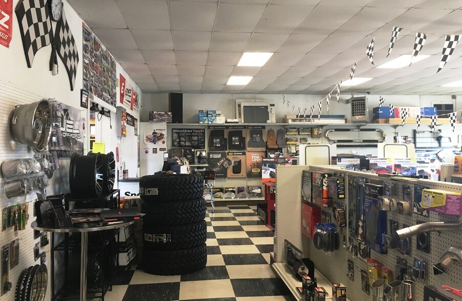 More Photos Of 40 White's Path, South Yarmouth Showroom For Lease