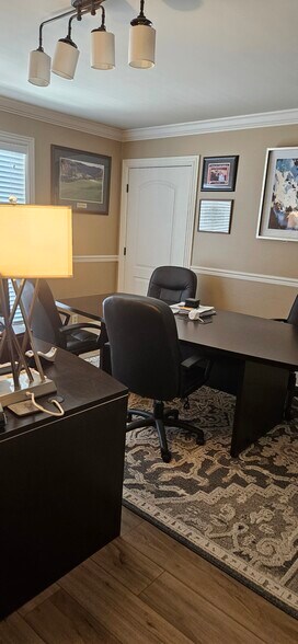 More Photos Of 109 Holiday Ct, Franklin Office For Lease