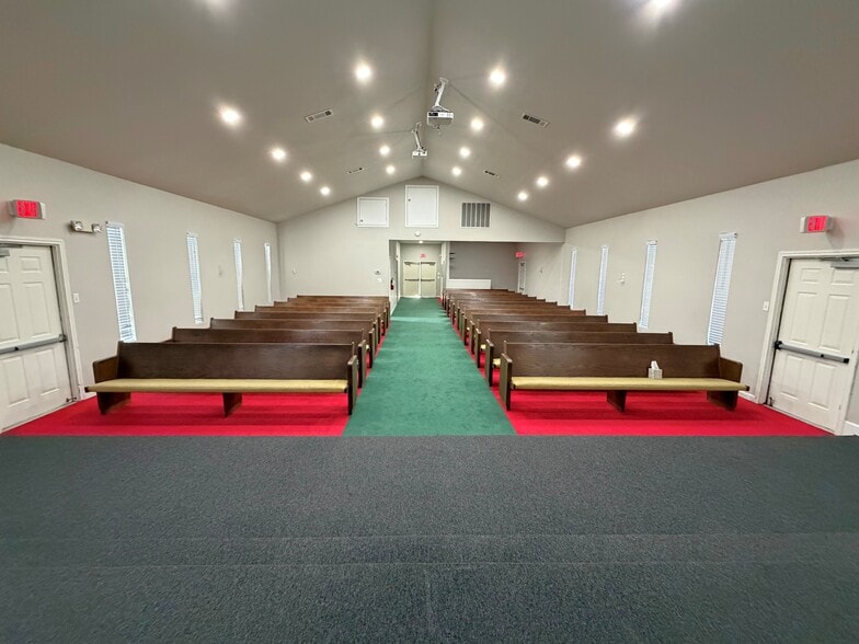 More Photos Of 1621 Balleywood Rd, Irving Religious Facility For Sale