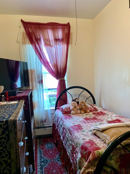 More Photos Of 600 Wyona St, Brooklyn Apartments For Sale