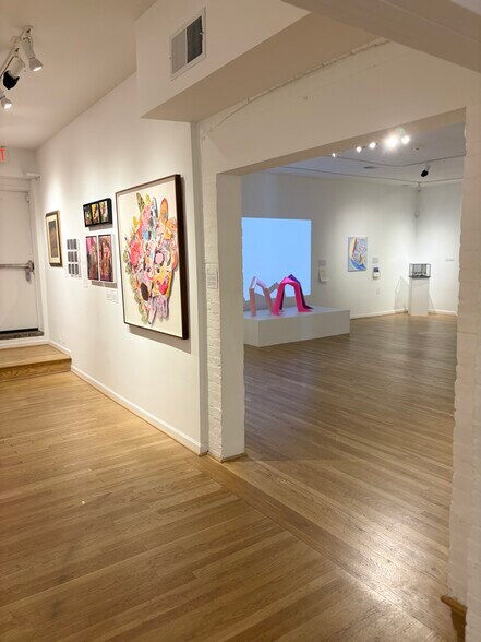 More Photos Of 9 Hillyer Ct NW, Washington Public Library For Sale