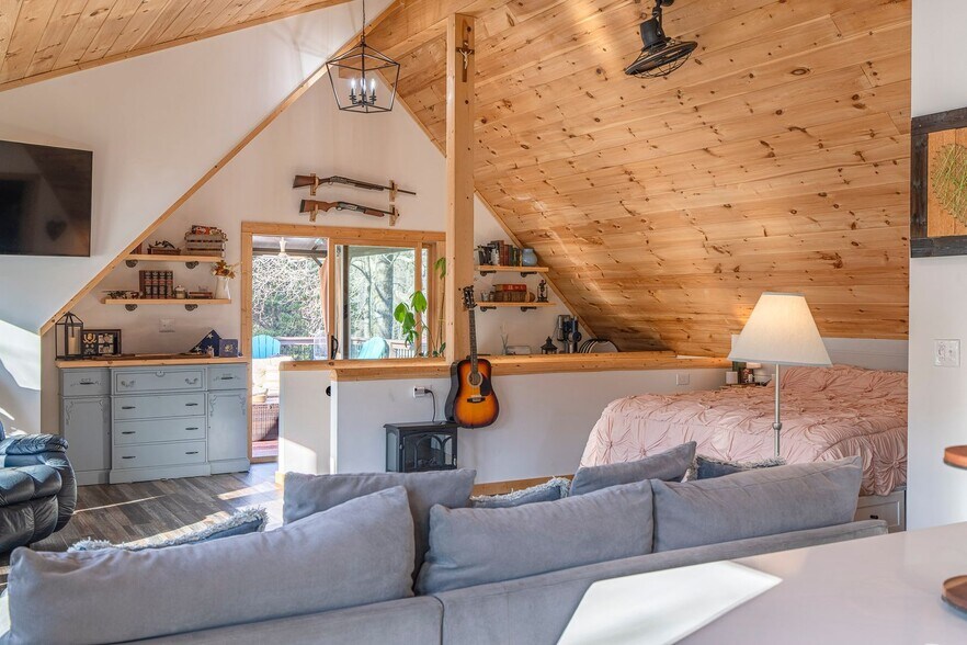 More Photos Of 201 Mountainside Pky, Ellijay Lodge Meeting Hall For Sale