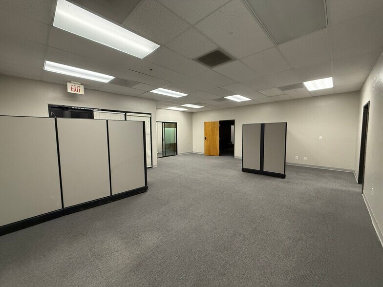 More Photos Of 180 W Magee Rd, Tucson Medical For Lease