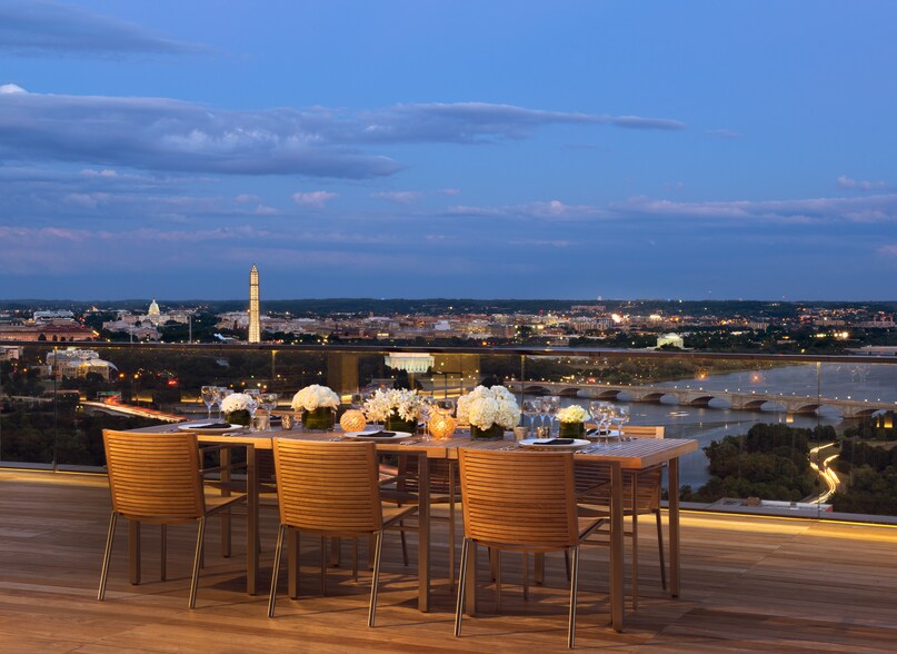 More Photos Of 1300 N 17th St, Arlington Office For Lease