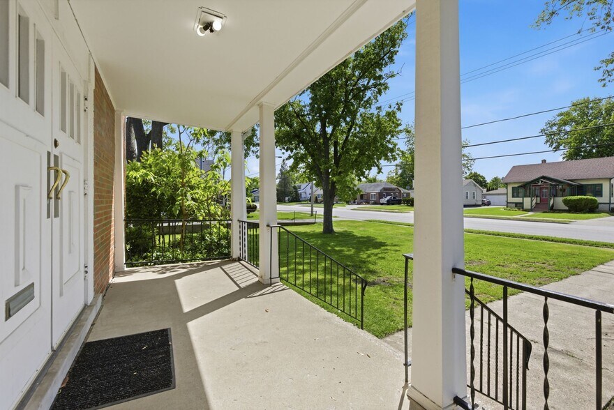 More Photos Of 405 S Westmore Ave, Lombard Religious Facility For Sale