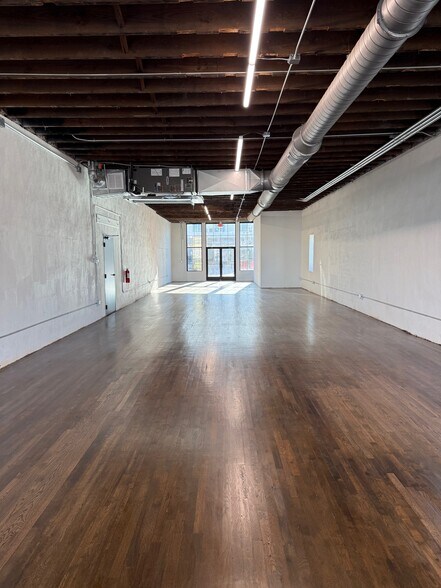More Photos Of 201 Elm Ave, Waco Storefront Retail Office For Lease