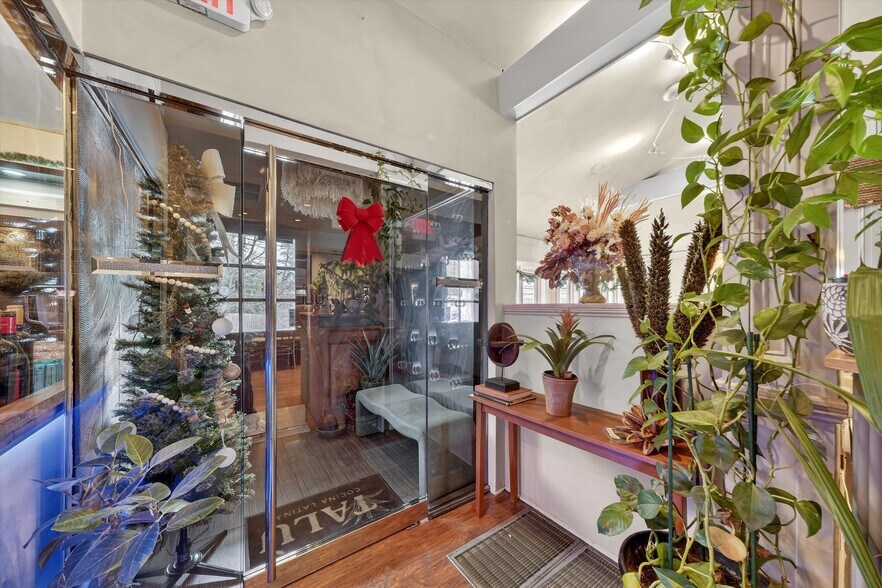 More Photos Of 3436 Lexington Ave, Mohegan Lake Restaurant For Sale