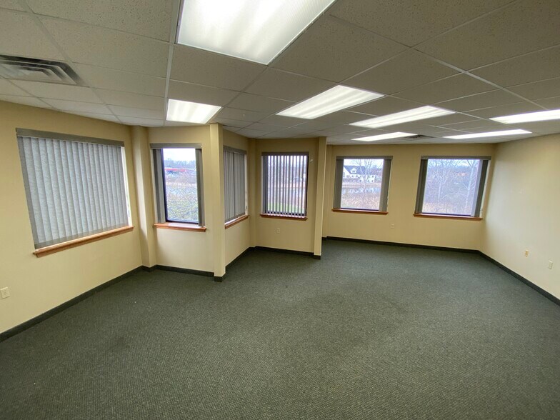 More Photos Of 3370 E Jolly Rd, Lansing Office Residential For Sale