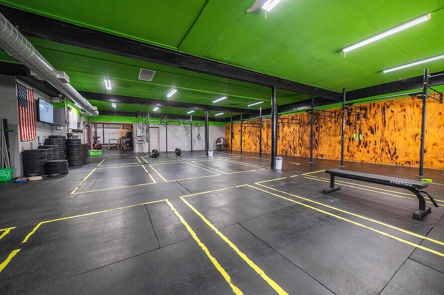 More Photos Of 145 Edison Ave, Circleville Sports And Entertainment For Sale