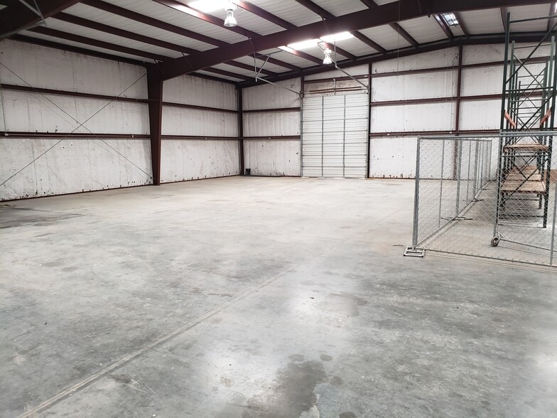 More Photos Of 15856 S Interstate 35, Bruceville Industrial For Lease