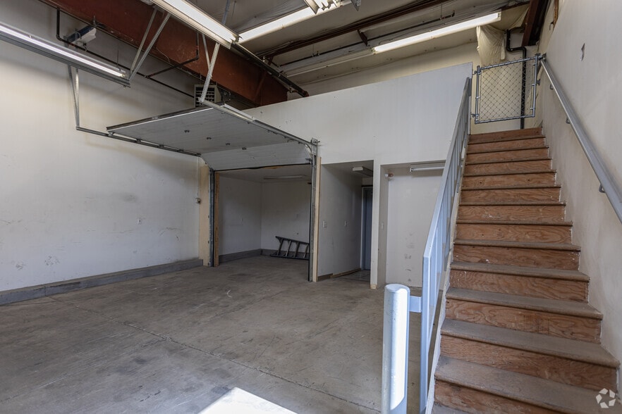 More Photos Of 720-758 S Redwood Rd, Salt Lake City Manufacturing For Lease