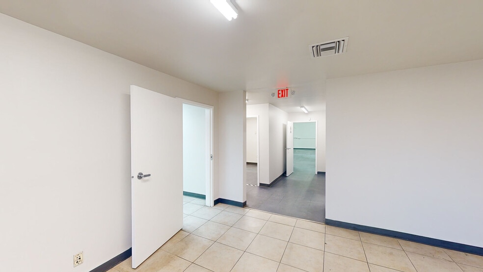 More Photos Of 4800 SW 51st St, Davie Unknown For Lease